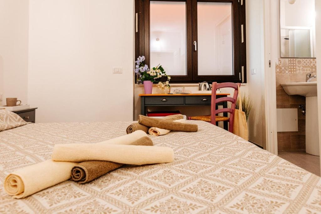 Double or Twin Room with Private Bathroom room - Image 2