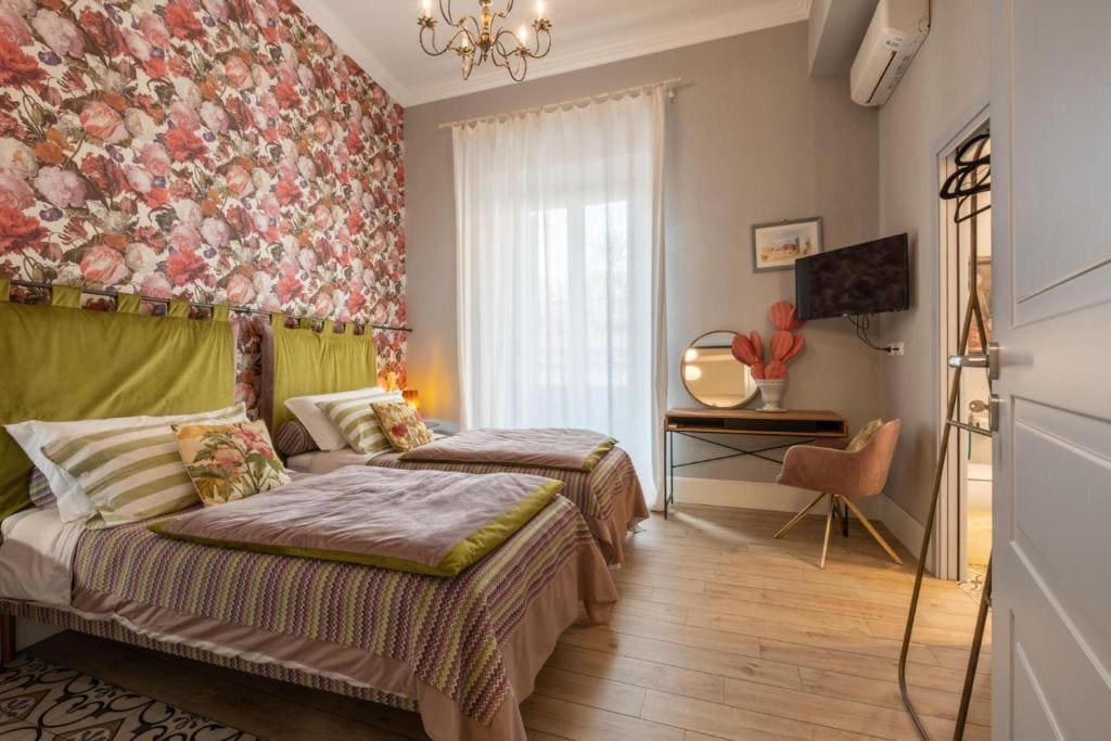 Deluxe Double or Twin Room room - Image 2
