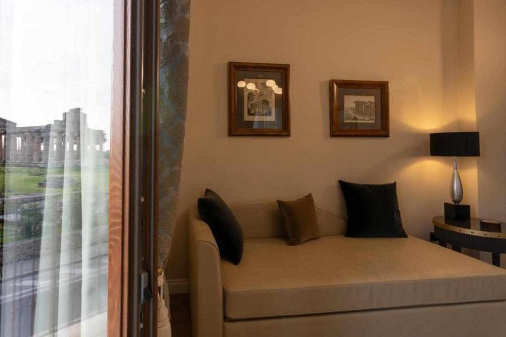 Deluxe Triple Room room - Image 2
