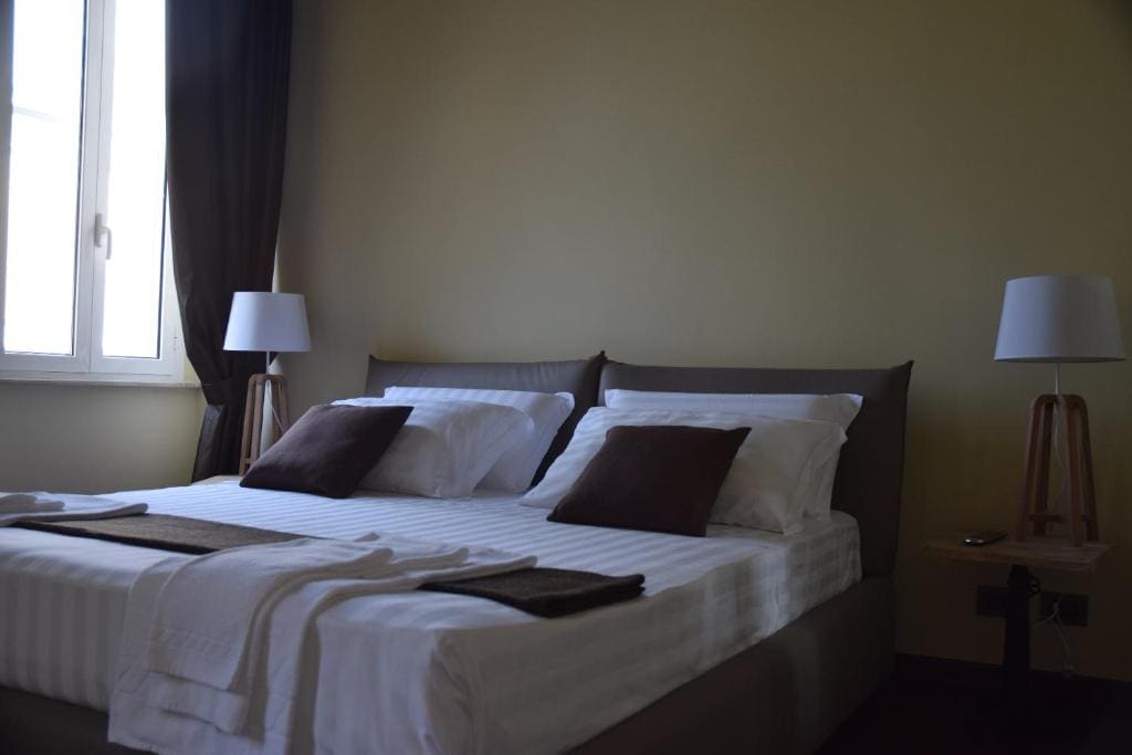 Deluxe Room room - Image 1