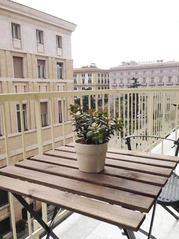 Double Room with Balcony room - Image 1