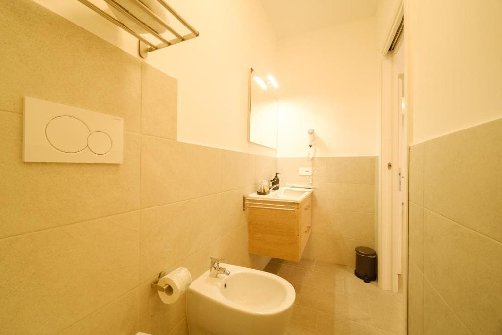 Deluxe King Room room - Image 1