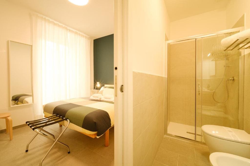 Deluxe King Room room - Image 3