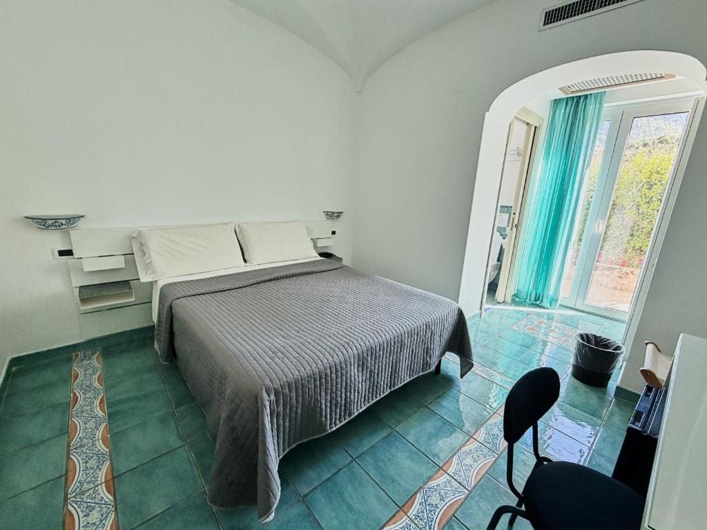 Standard Double Room room - Image 2
