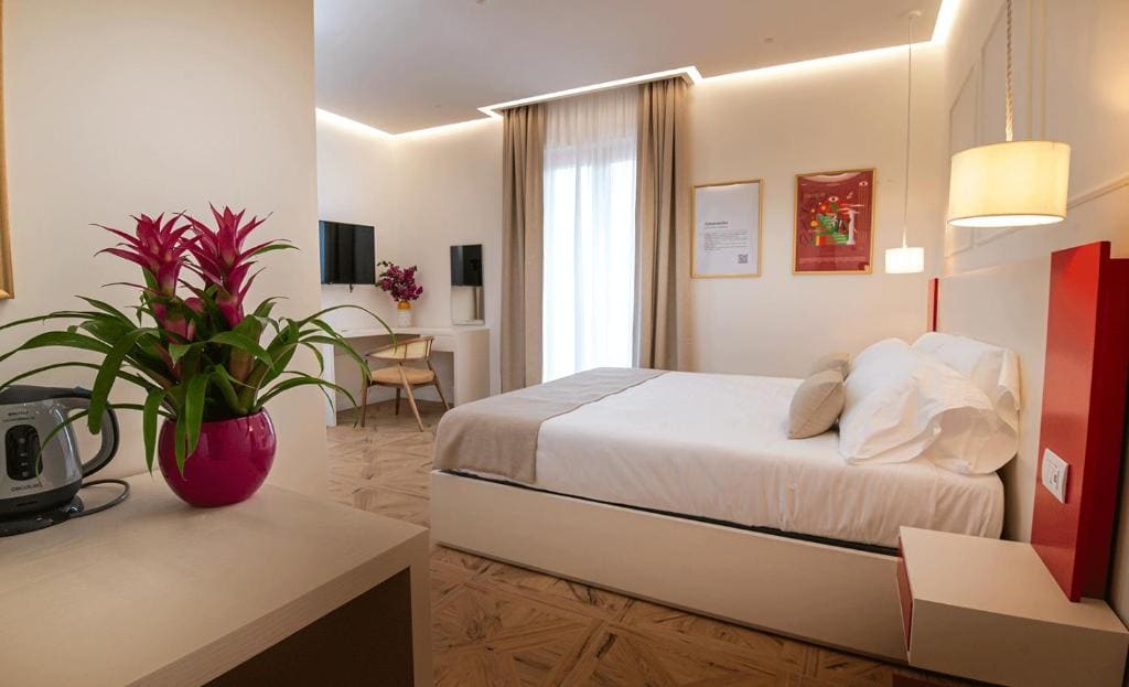 King Suite with Spa Bath room - Image 1