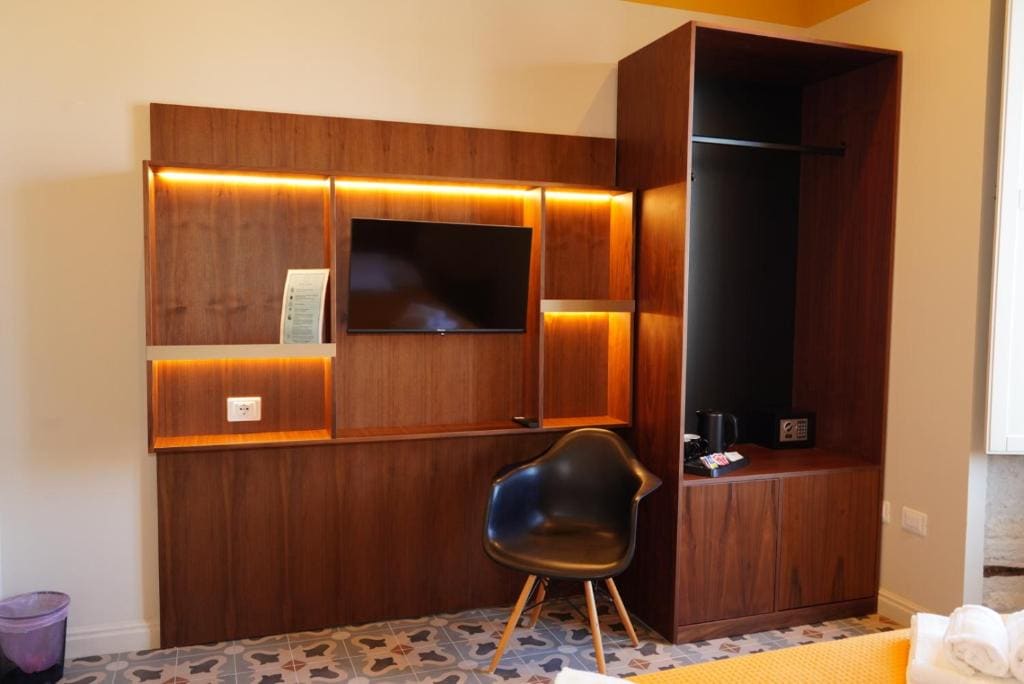 Deluxe Double Room with Sea View room - Image 2
