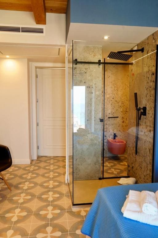 Superior Double Room room - Image 2