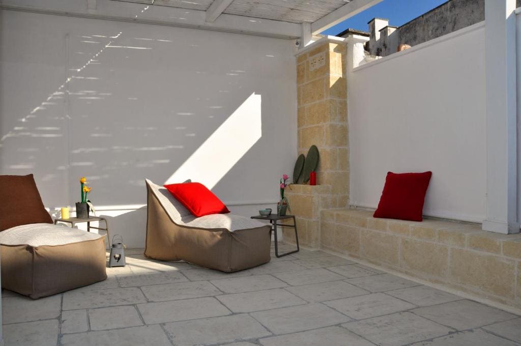 Deluxe Suite with Spa Bath room - Image 2