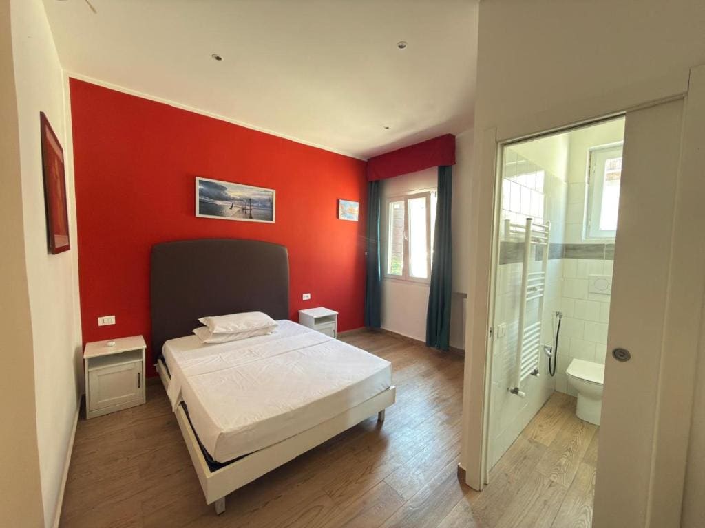 Double Room with Private Bathroom room - Image 1