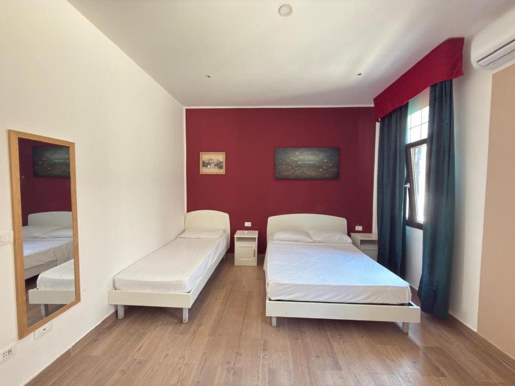Triple Room with Private Bathroom room - Image 2