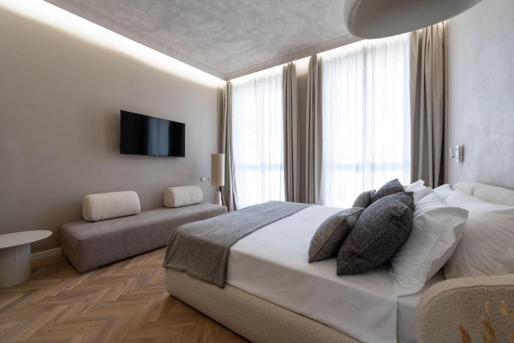 Superior Double or Twin Room room - Image 2
