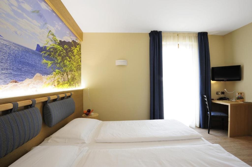 Double or Twin Room with Balcony or Patio room - Image 2