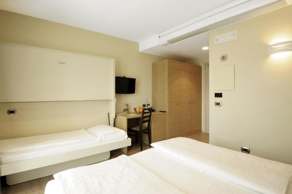 Triple Room with Balcony or Patio room - Image 1