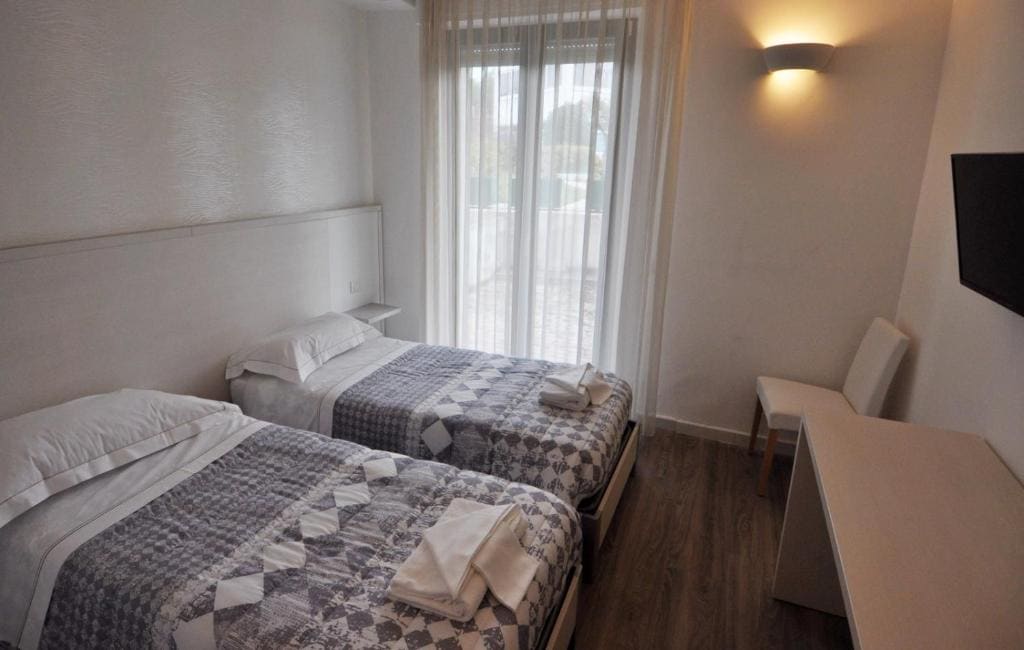 Standard Double or Twin Room room - Image 1