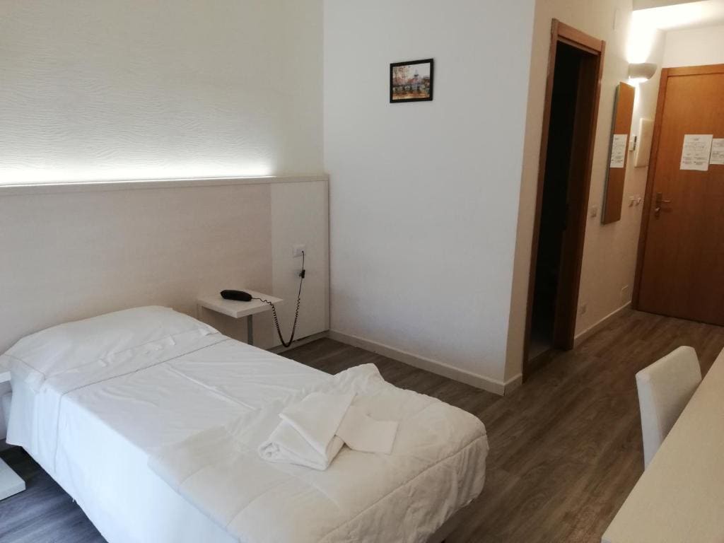 Single Room room - Image 1