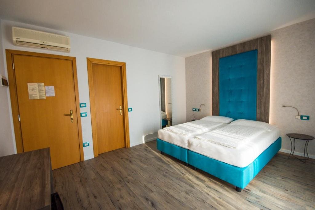Deluxe Double Room room - Image 3