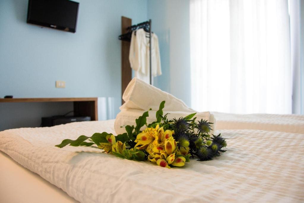 Superior Double or Twin Room room - Image 3