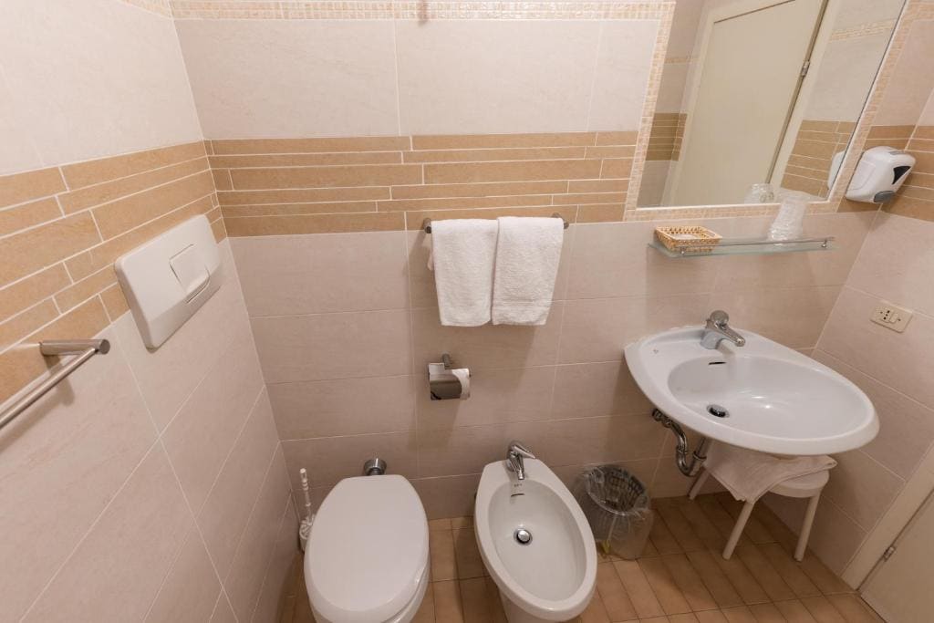 Double or Twin Room room - Image 2