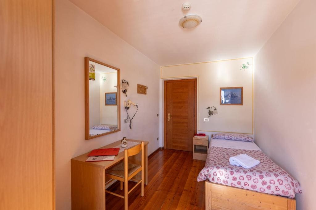 Economy Single Room room - Image 1