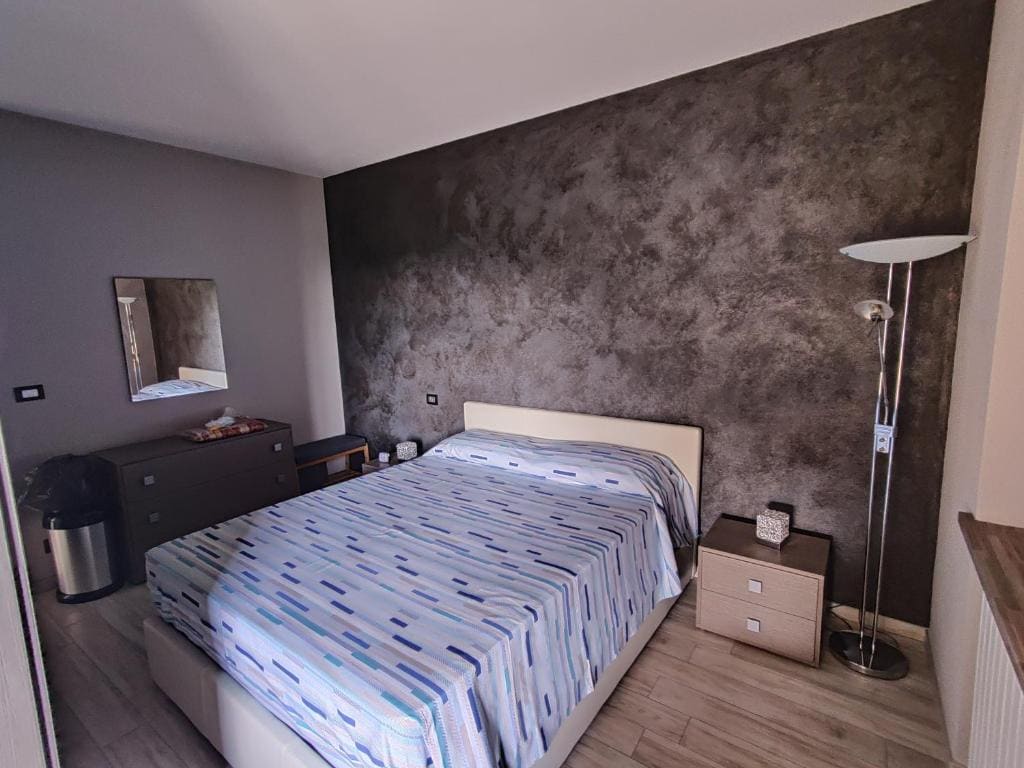 Apartment - Split Level room - Image 3