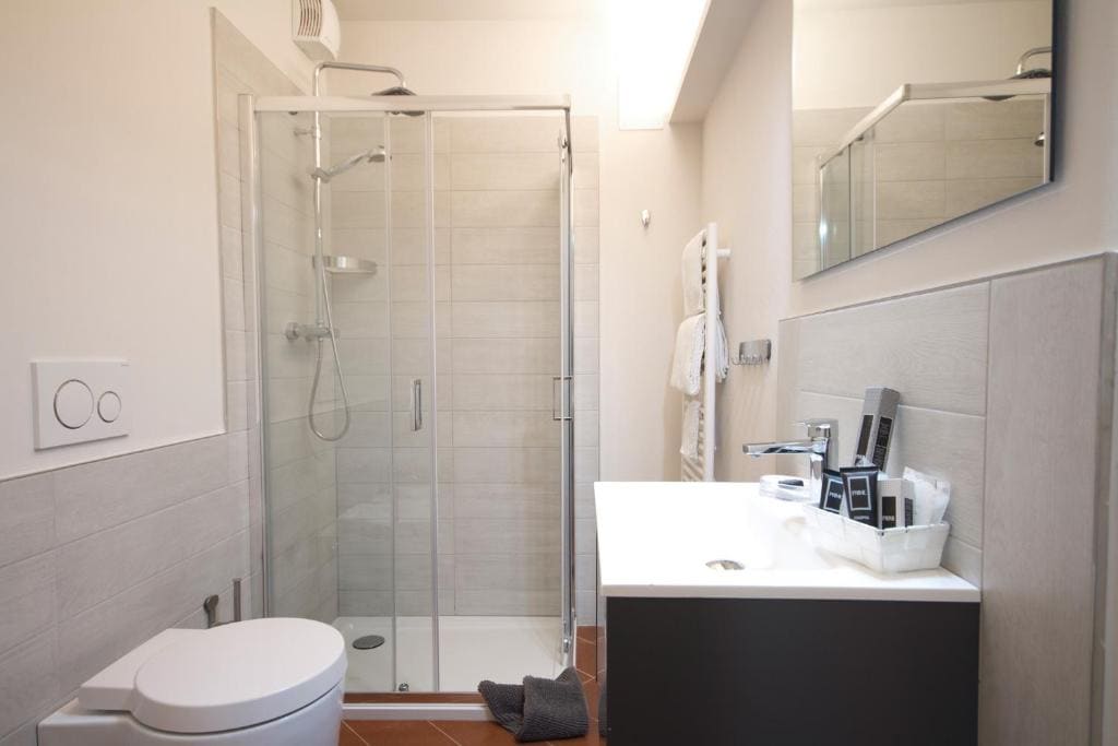 Deluxe Room room - Image 1