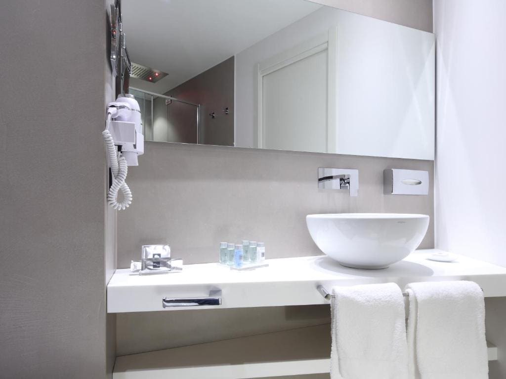 Deluxe Double Room room - Image 2
