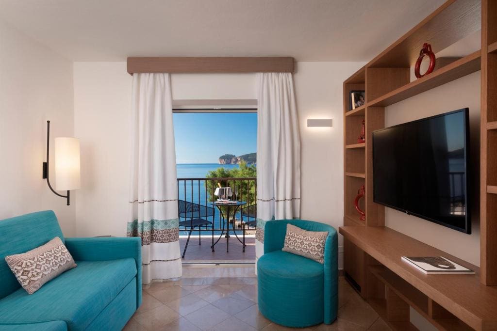 Deluxe Double or Twin Room with Sea View room - Image 1