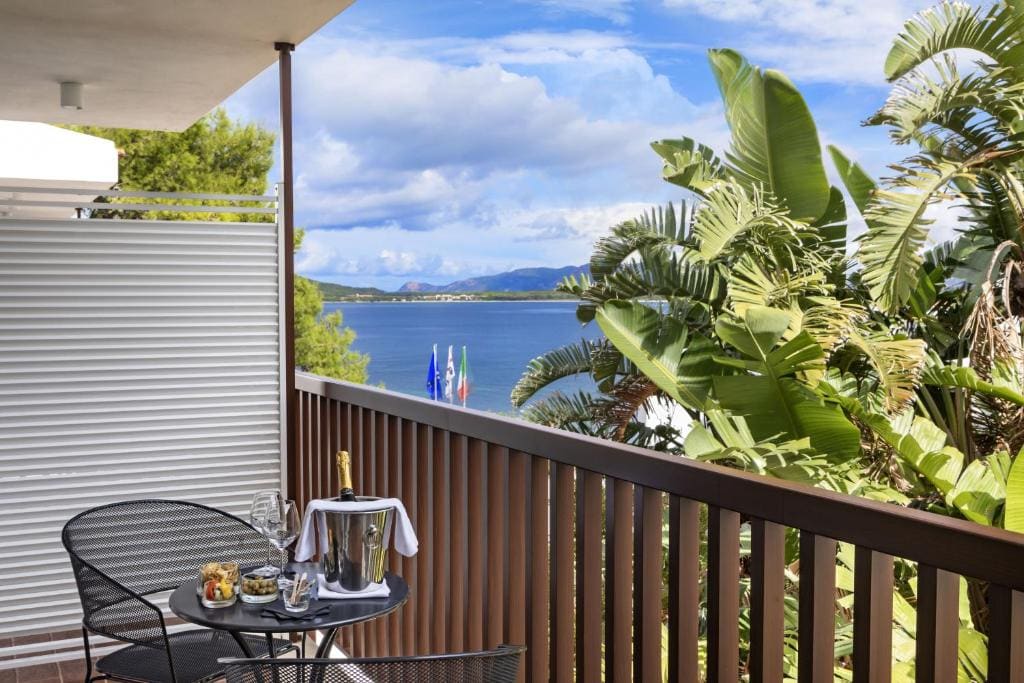 Double or Twin Room with Side Sea View room - Image 2