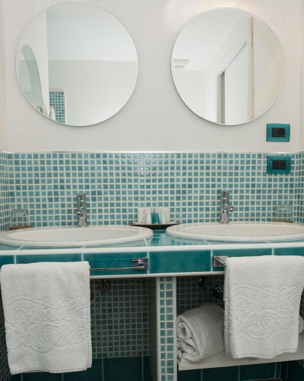 Sea Garden Deluxe Double room - Image 2