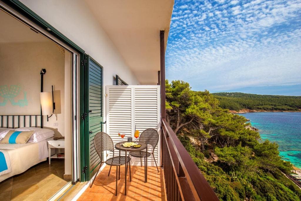 Superior Double Room with Balcony room - Image 2