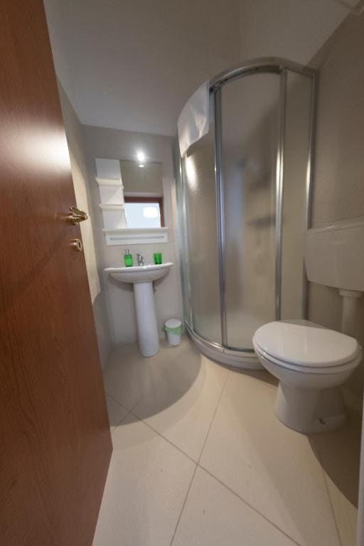 Family Room with Private Bathroom room - Image 2