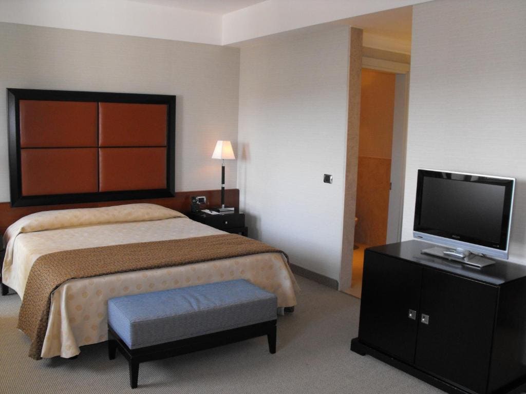 Superior Triple Room room - Image 2