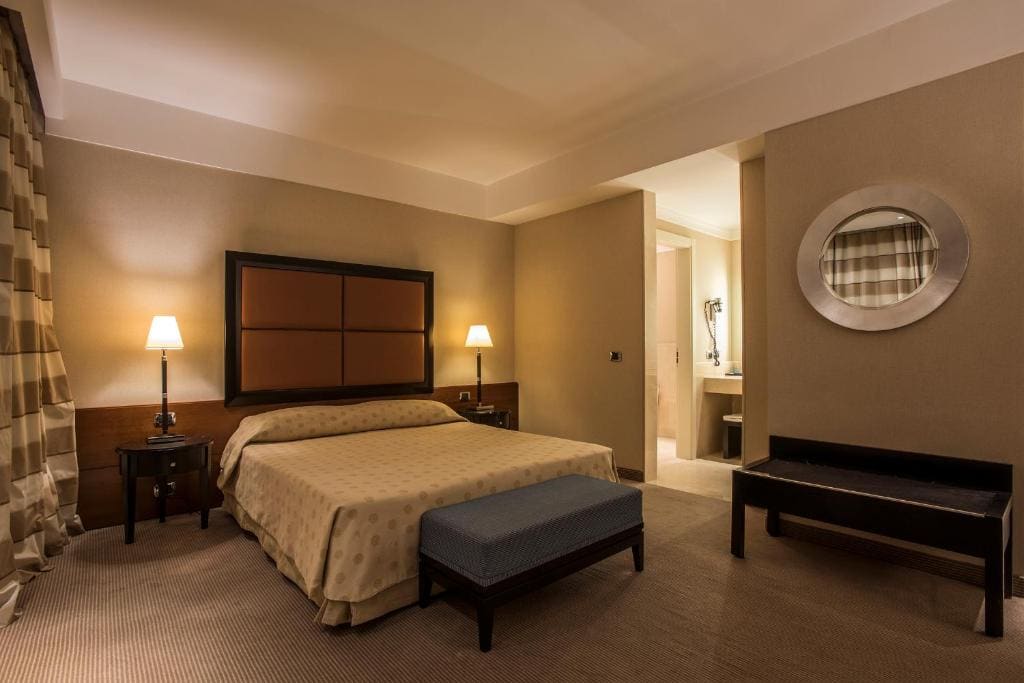 Superior Triple Room room - Image 1