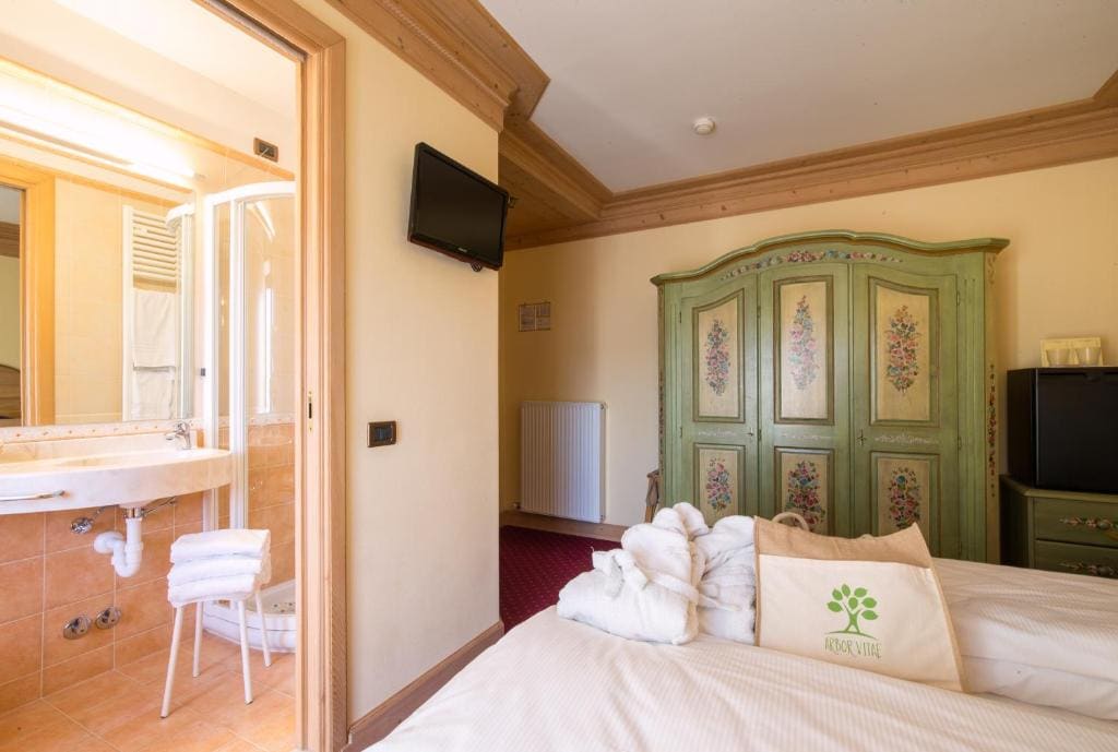 Standard Double or Twin Room room - Image 2