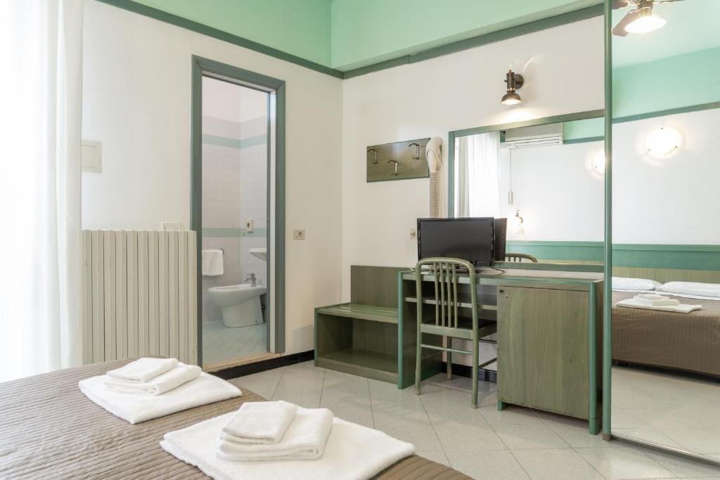 Quadruple Room room - Image 3