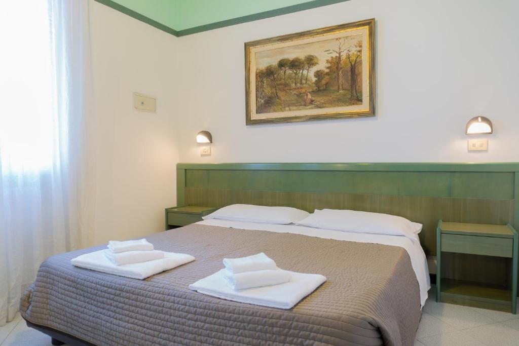 Standard Family Room room - Image 3