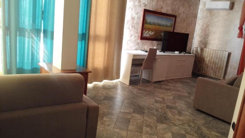 Suite room - Image 1