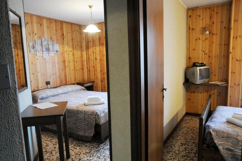Family Room room - Image 1
