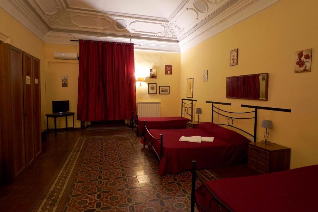 Comfort Quadruple Room room - Image 2
