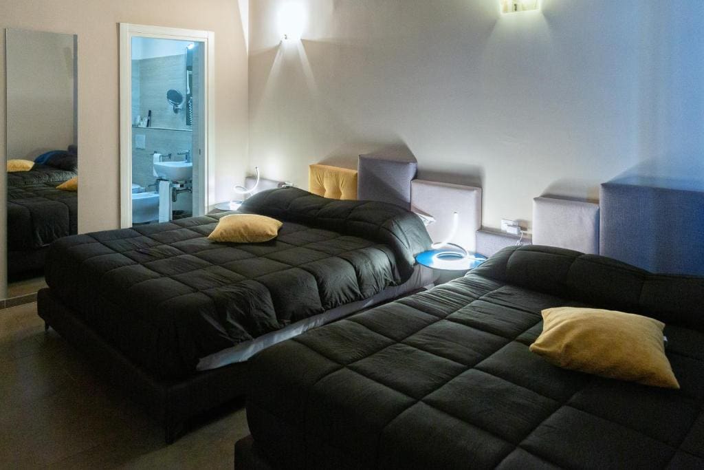 Deluxe Quadruple Room room - Image 3