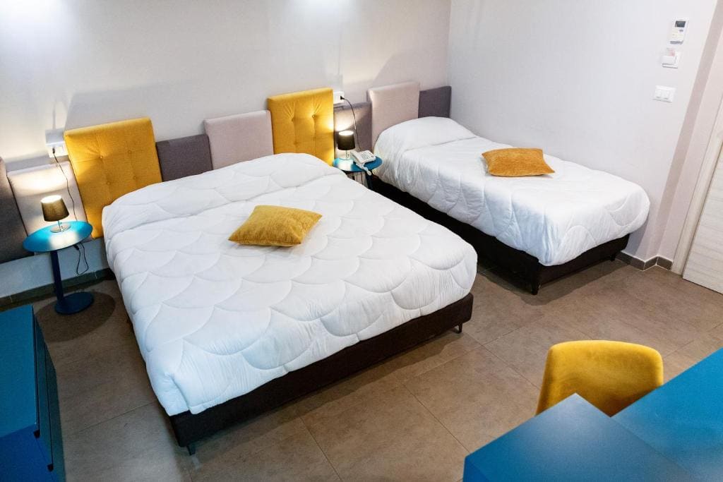 Deluxe Twin Room room - Image 2