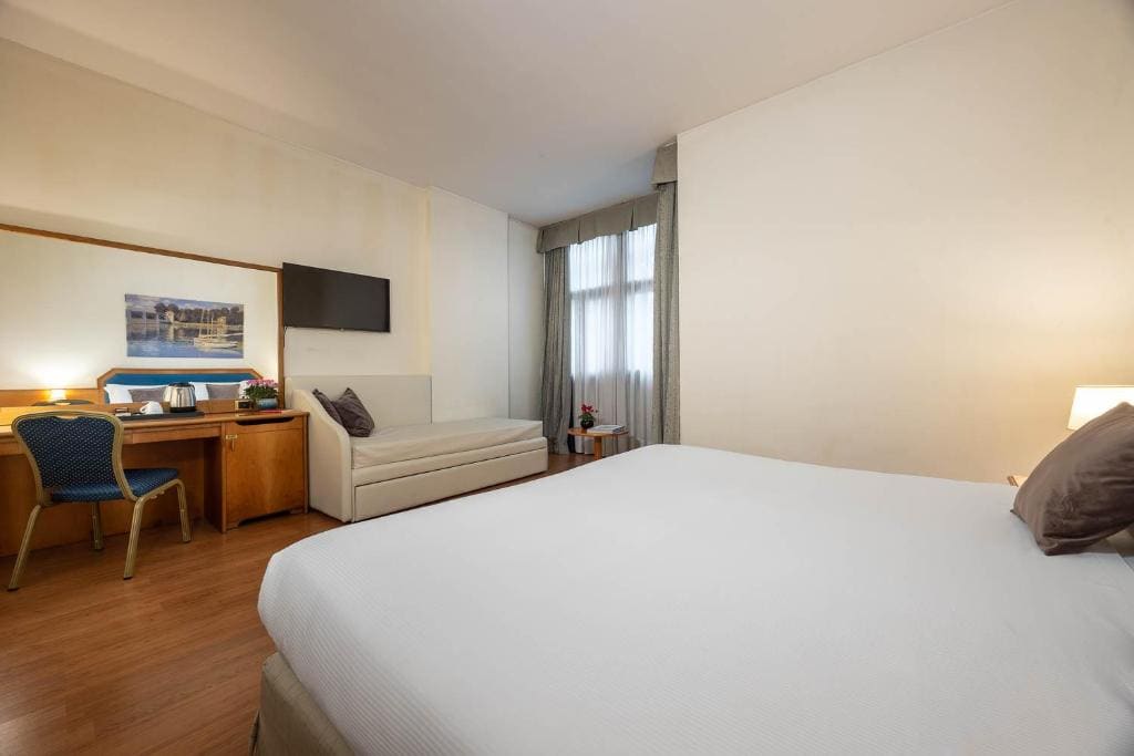 Superior Double Room room - Image 2
