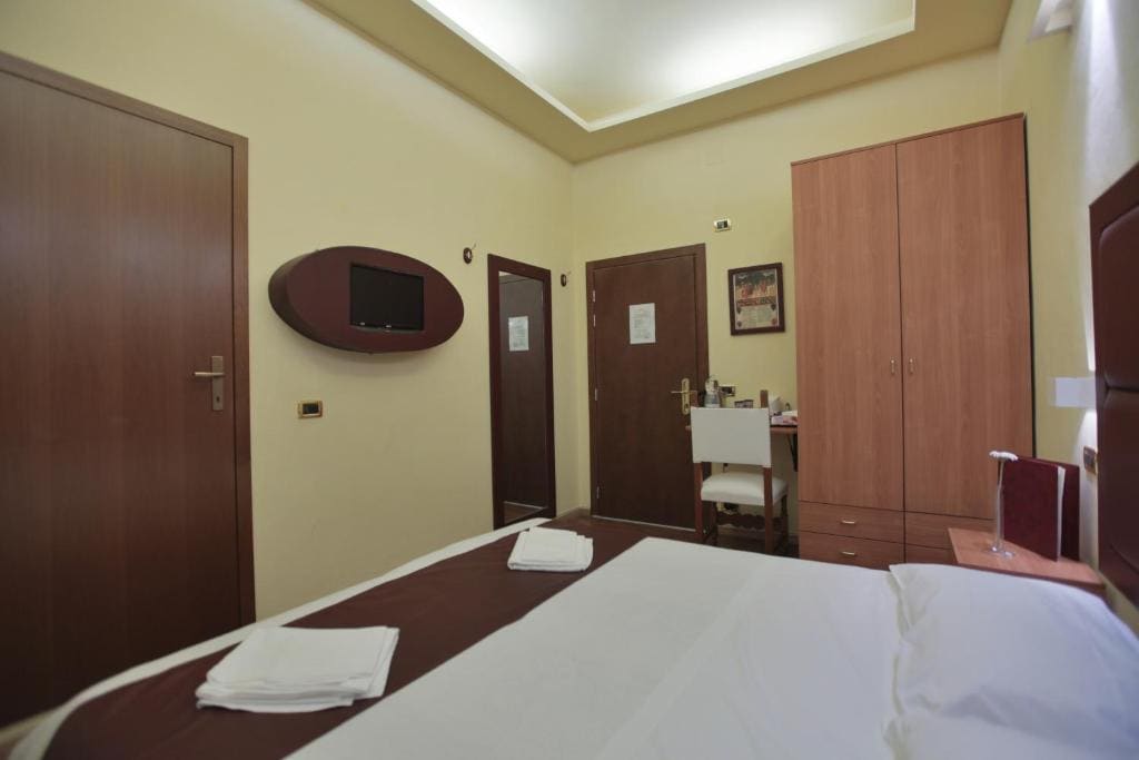 Double or Twin Room room - Image 3