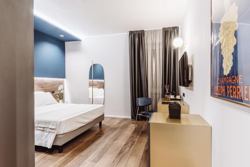 Deluxe Room room - Image 1