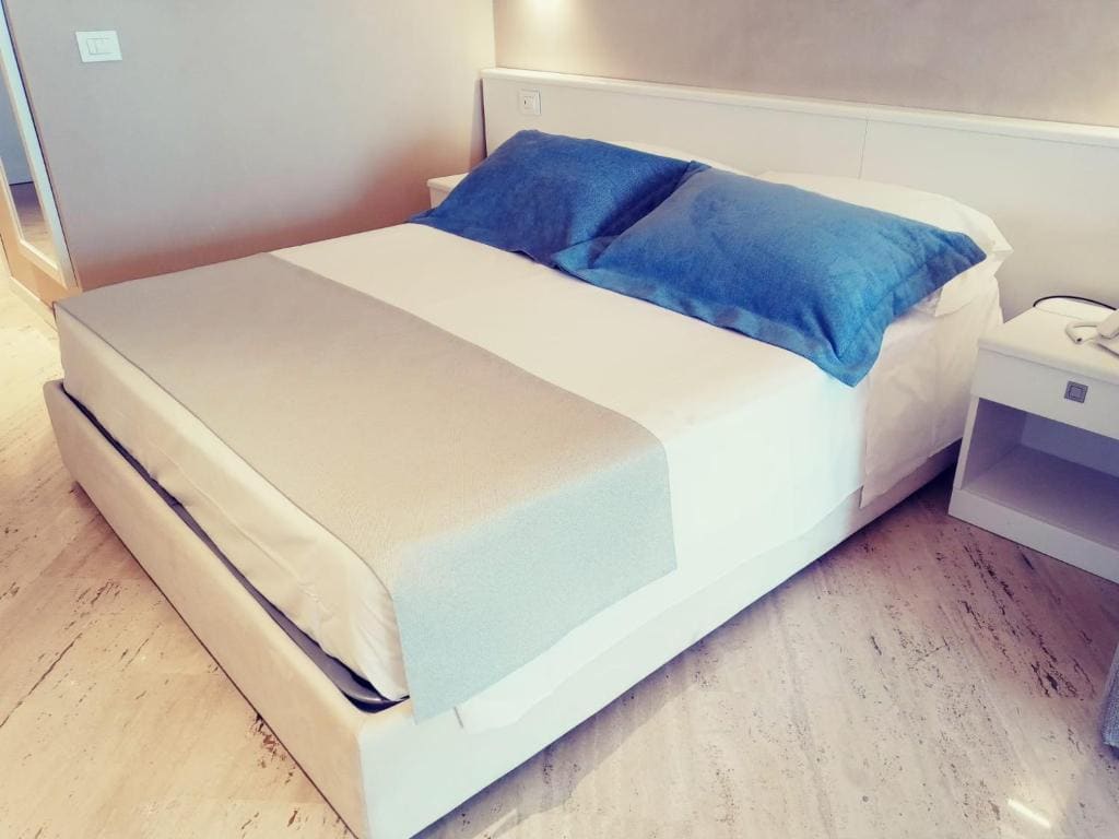 Standard Double or Twin Room room - Image 3