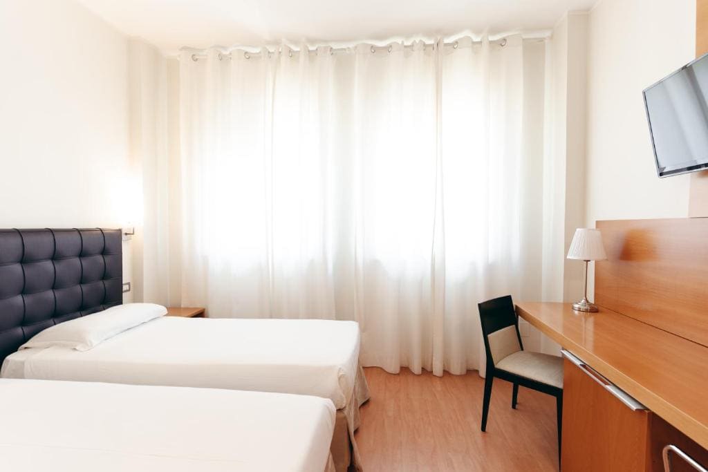 Twin Room room - Image 3