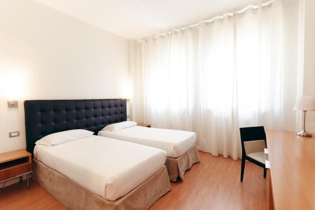 Twin Room room - Image 1