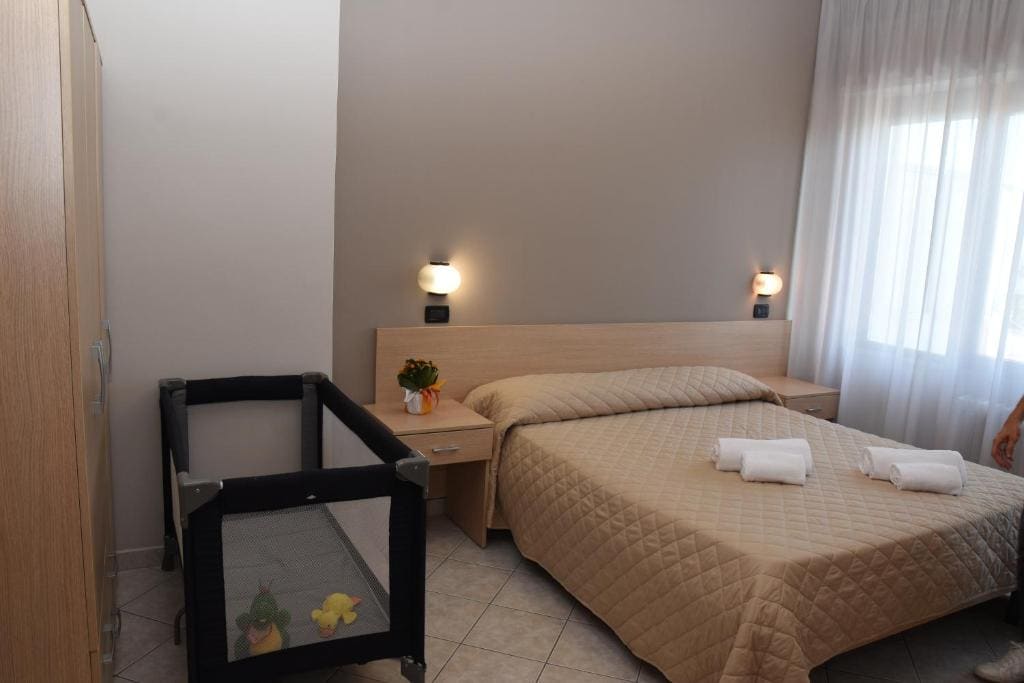 Family Room room - Image 1