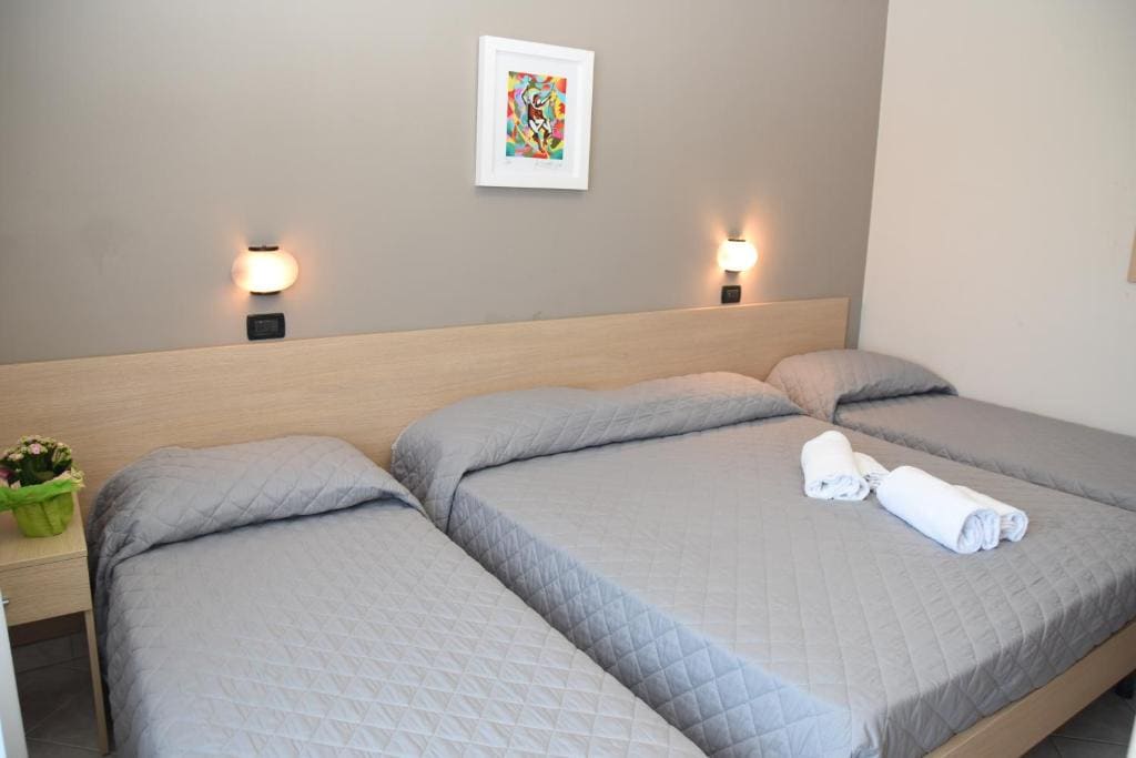 Quadruple Room room - Image 1