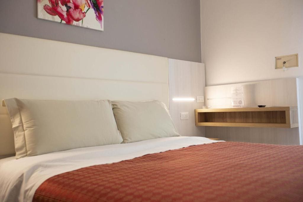 Comfort Triple Room room - Image 2